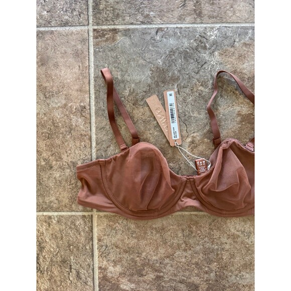 Skims Ultra Fine Mesh Strapless Bra Bronze Size 36A - Picture 4 of 9